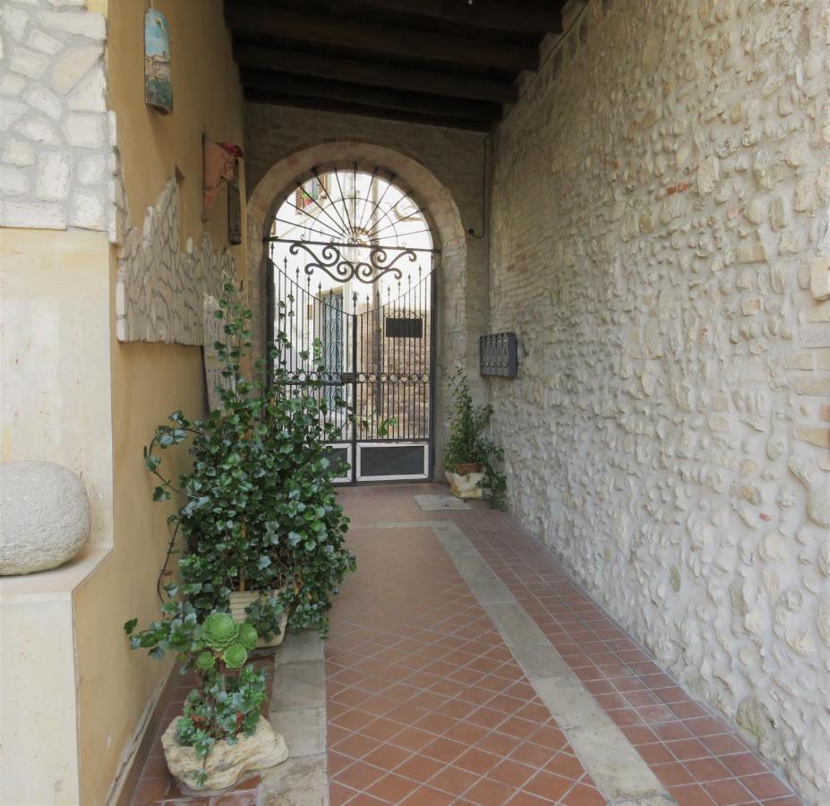 アスコリ・ピチェーノ Antico Borgo Piceno Bed & Breakfast エクステリア 写真